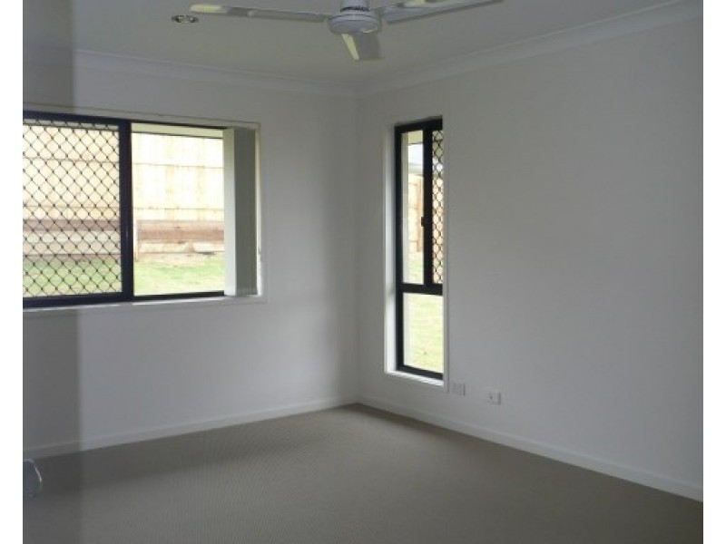 10 Lilly Anna Lane, Narangba QLD 4504