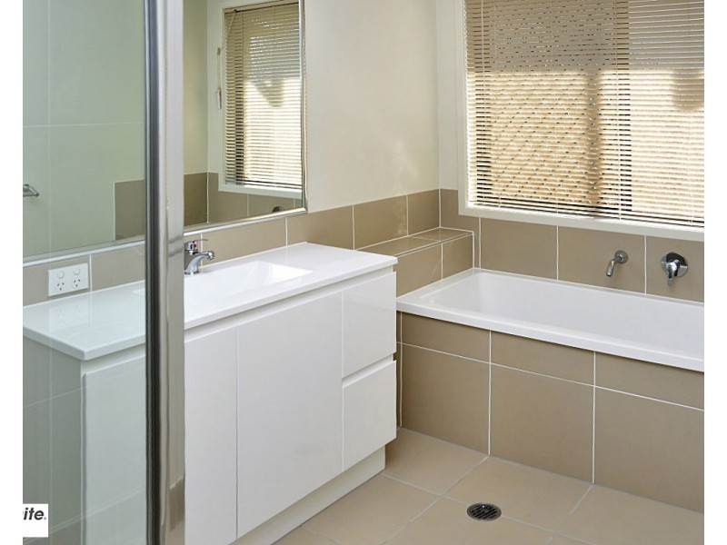 4 Scenery Cir, Narangba QLD 4504
