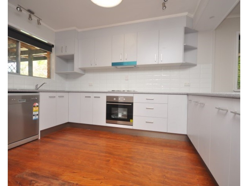 302 Oakey Flat Road, Morayfield QLD 4506