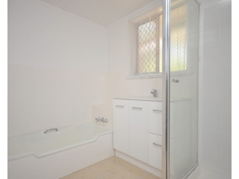 302 Oakey Flat Road, Morayfield QLD 4506