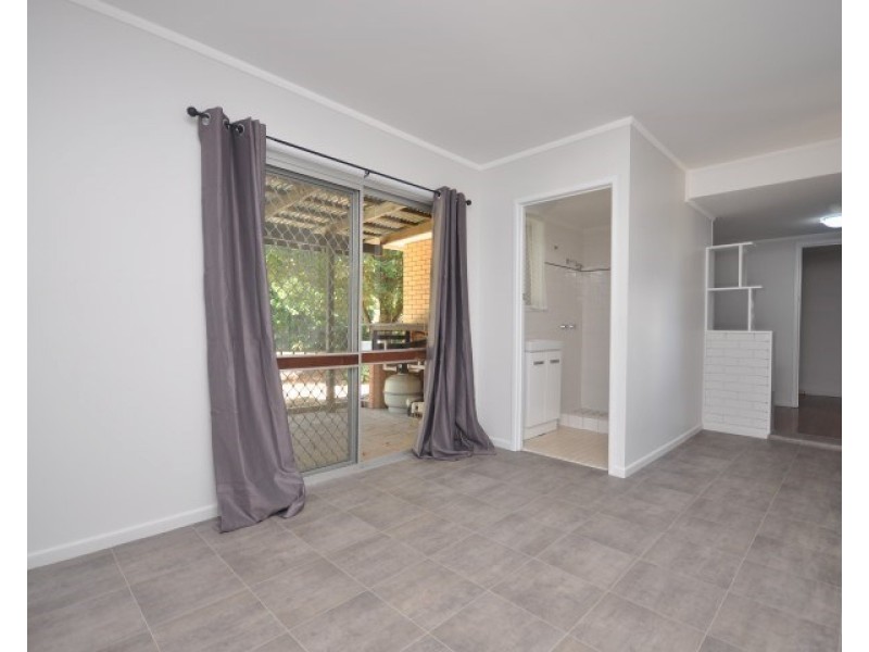 302 Oakey Flat Road, Morayfield QLD 4506