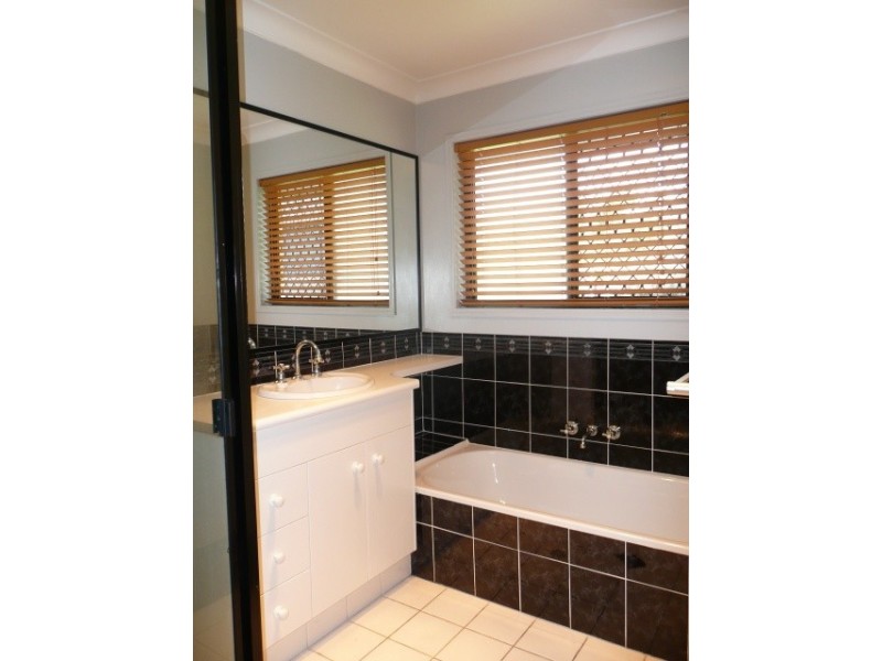 17 Piccabeen Court, Narangba QLD 4504