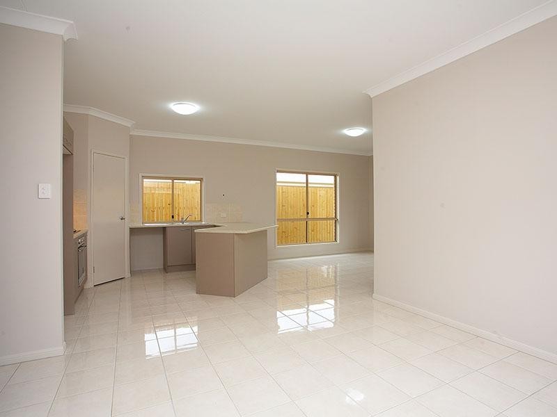 8 Planigale Crescent, North Lakes QLD 4509