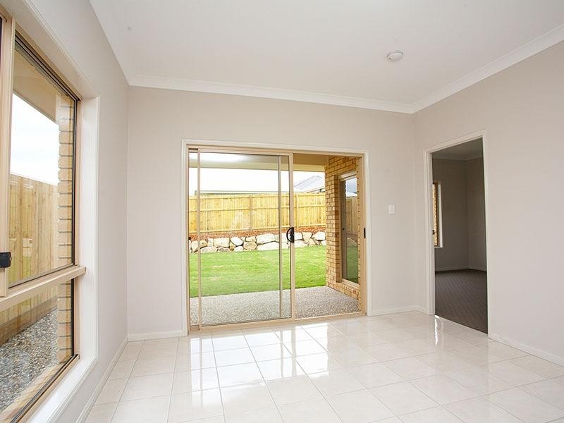 8 Planigale Crescent, North Lakes QLD 4509