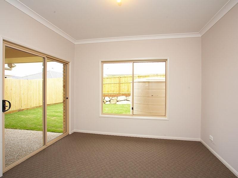 8 Planigale Crescent, North Lakes QLD 4509