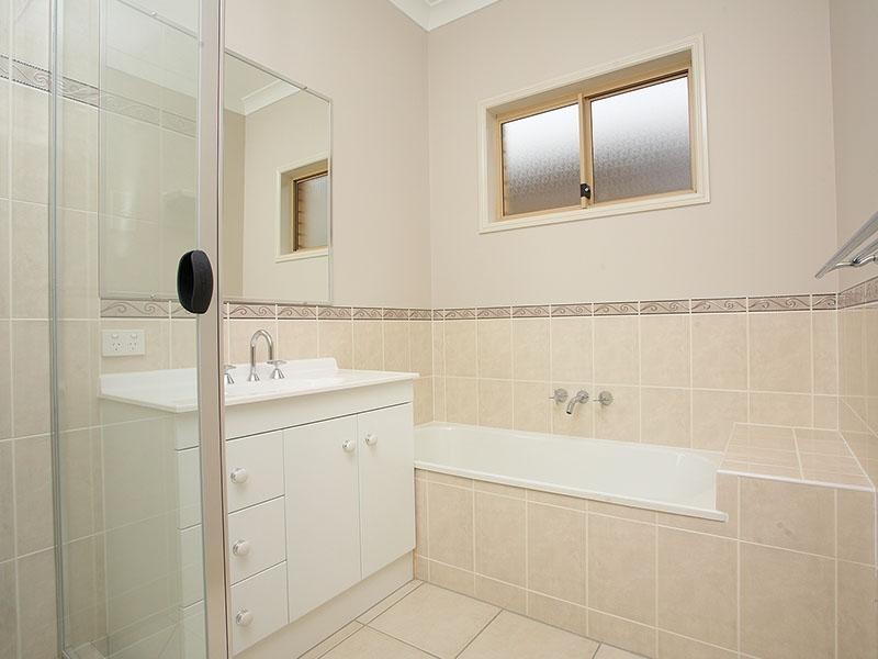 8 Planigale Crescent, North Lakes QLD 4509