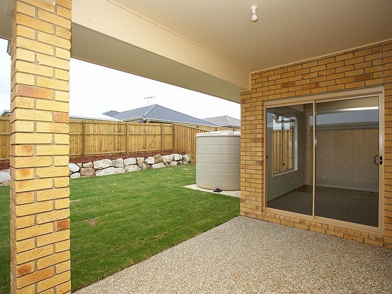 8 Planigale Crescent, North Lakes QLD 4509