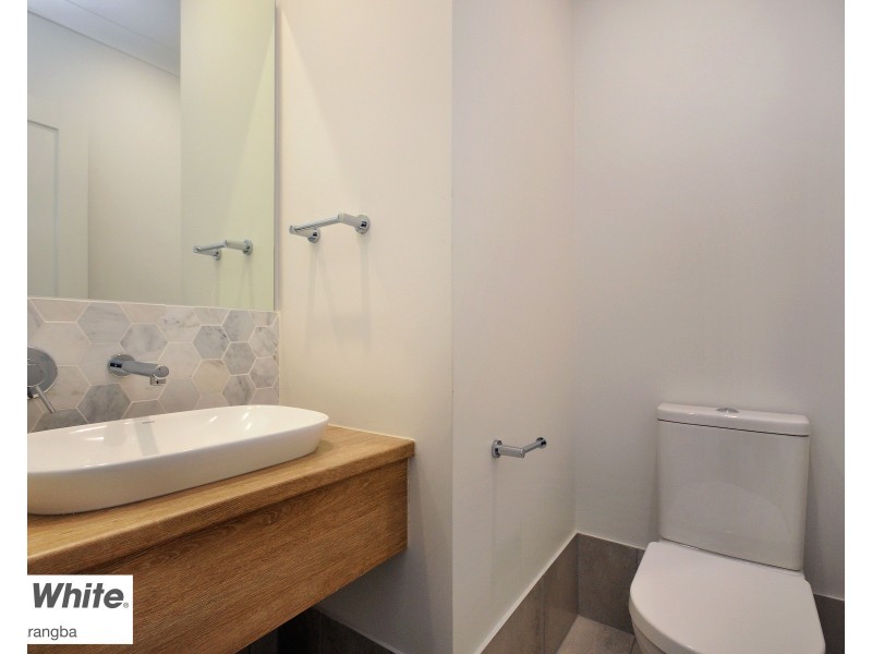 16 Greenhaven, Narangba QLD 4504