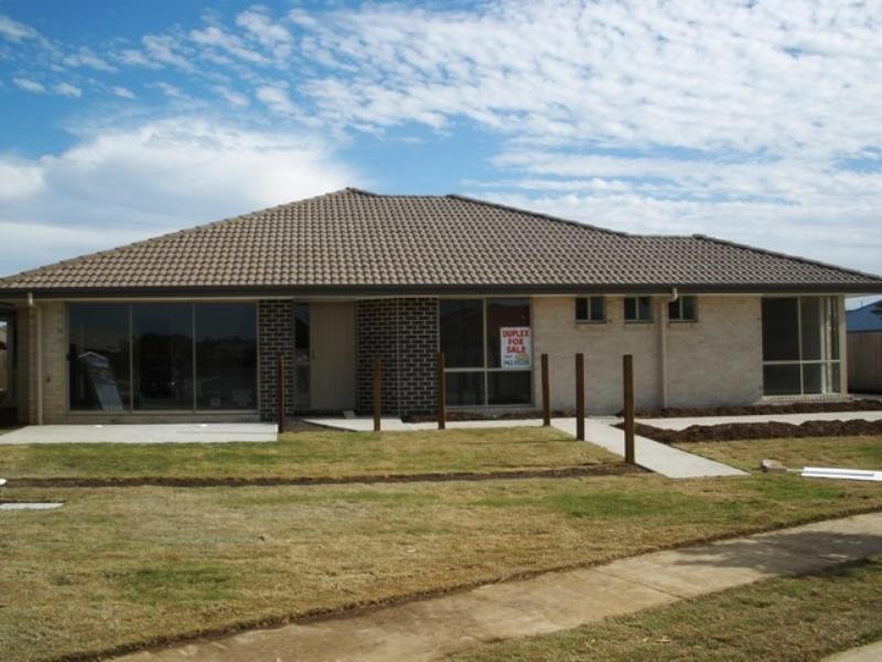 Unit 2/7 Lethem Street, Caboolture QLD 4510