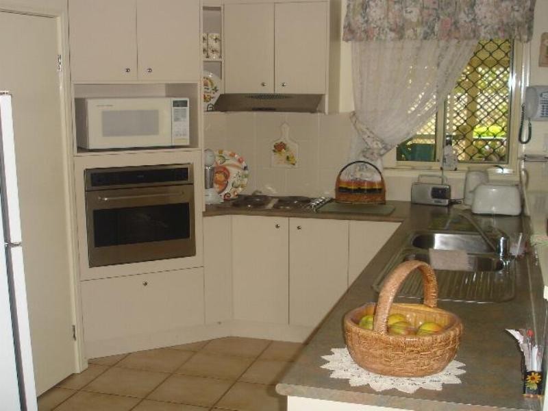 18 Oxford Street, Rothwell QLD 4022