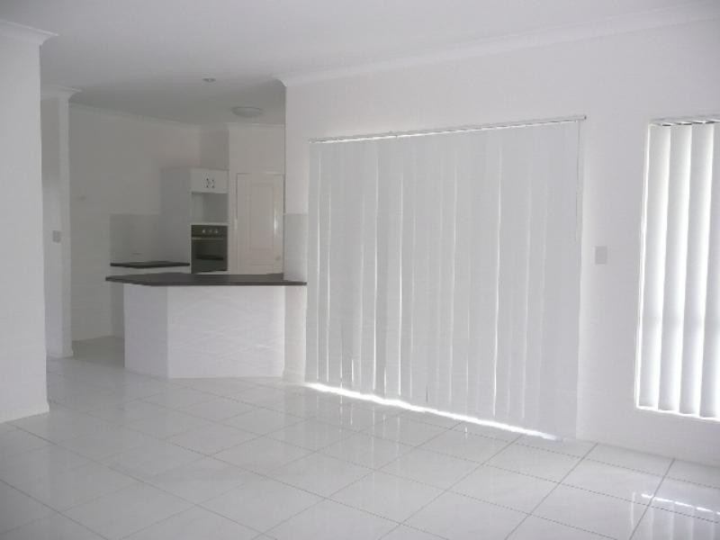 7 Joan Court, Rothwell QLD 4022