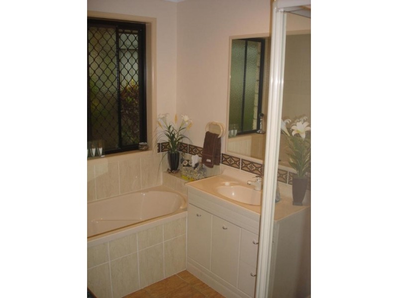 8 Freedom Drive, Kallangur QLD 4503