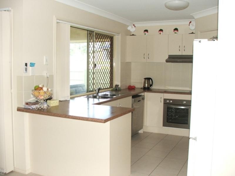 10 Tosca Street, Cashmere QLD 4500