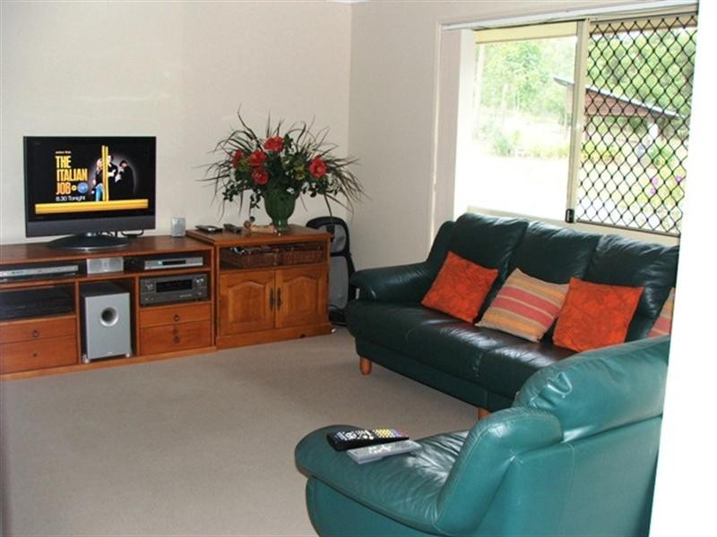 10 Tosca Street, Cashmere QLD 4500