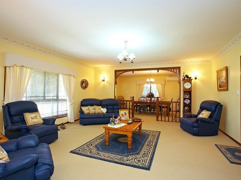 4 Oakmont Street, Rothwell QLD 4022