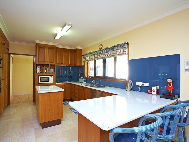 4 Oakmont Street, Rothwell QLD 4022