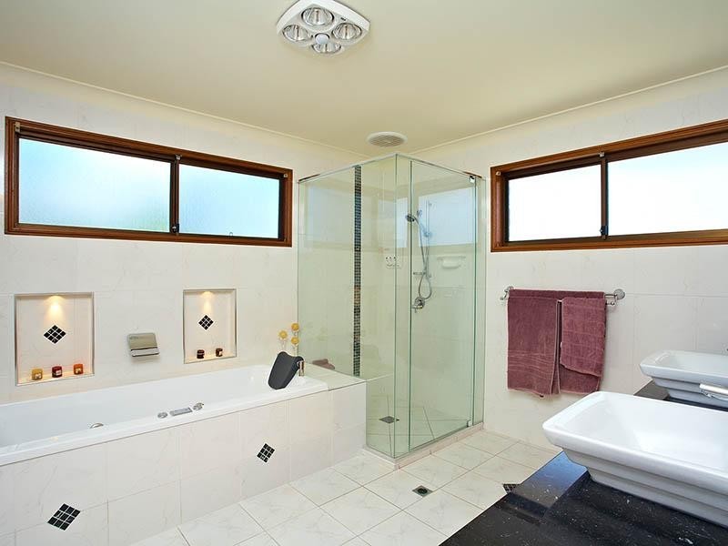 4 Oakmont Street, Rothwell QLD 4022