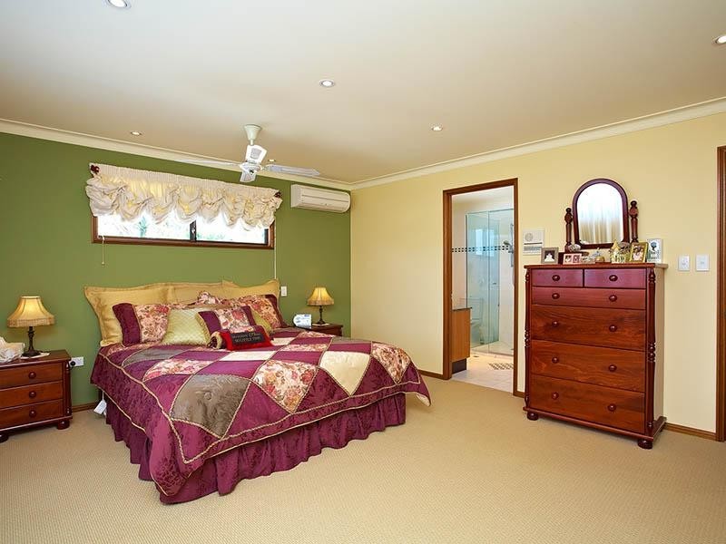 4 Oakmont Street, Rothwell QLD 4022