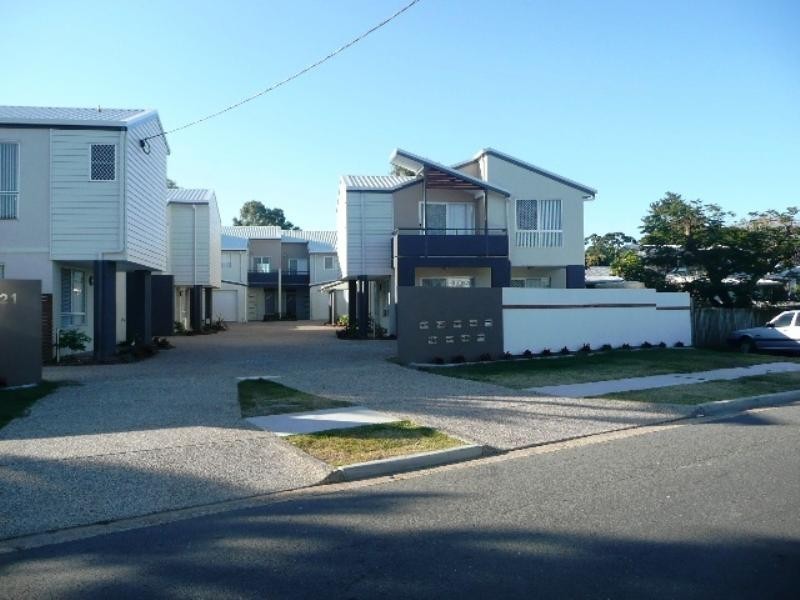 2/21-23 Thompson Crescent, Clontarf QLD 4019