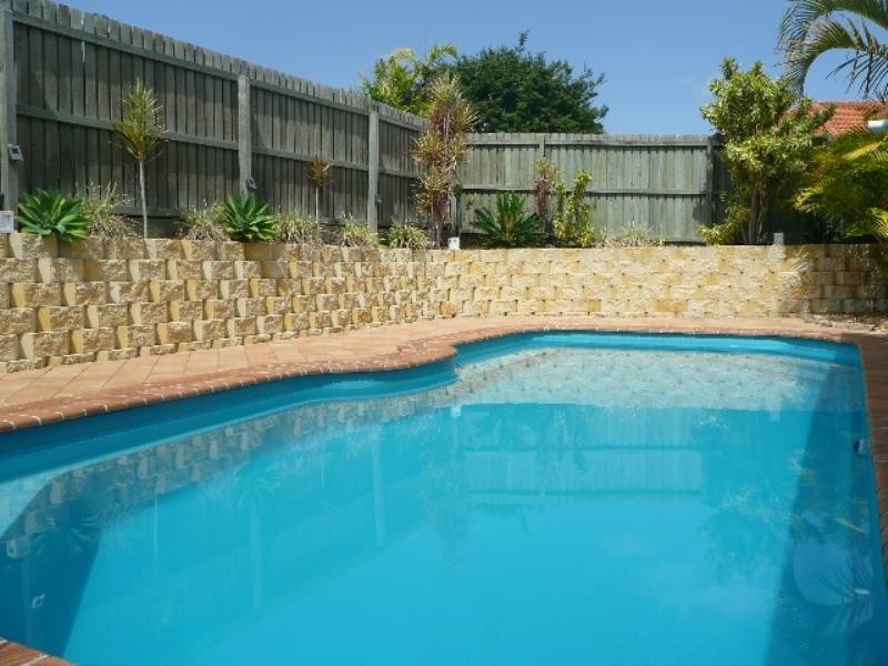8 Wullun Place, Narangba QLD 4504