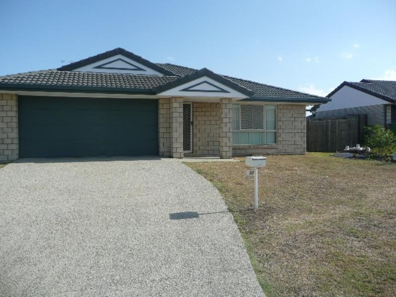 32 Grassdale Crescent, Morayfield QLD 4506