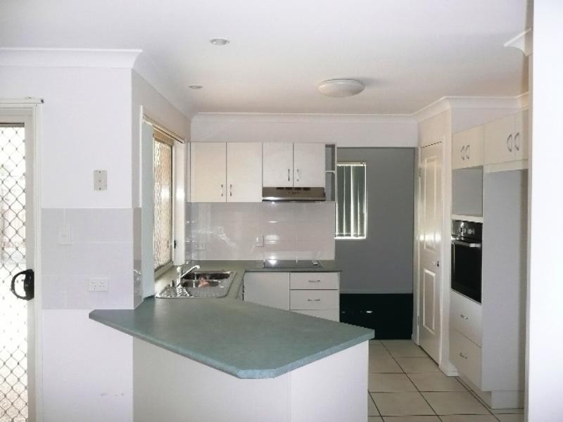 32 Grassdale Crescent, Morayfield QLD 4506