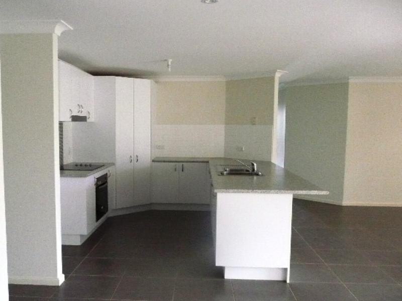 10 Valleyview Street, Narangba QLD 4504