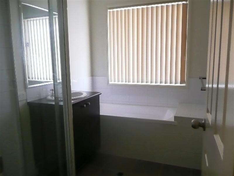 10 Valleyview Street, Narangba QLD 4504