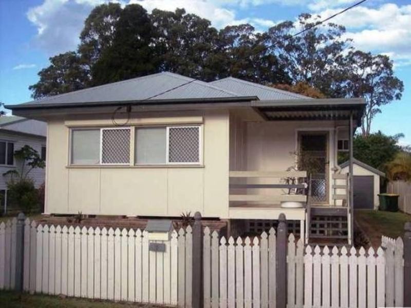 7 Wharf Street, Woody Point QLD 4019