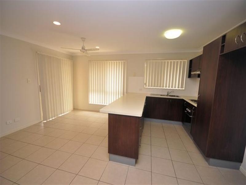 1/7 Dysart Street, Rothwell QLD 4022