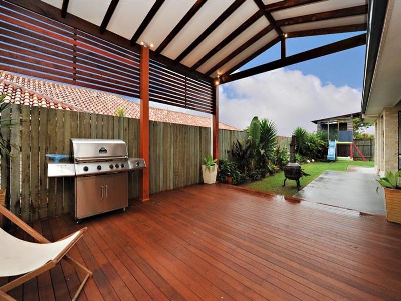 11 Lawson Close, Petrie QLD 4502