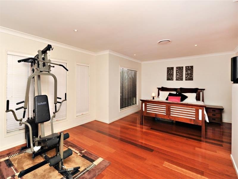 11 Lawson Close, Petrie QLD 4502