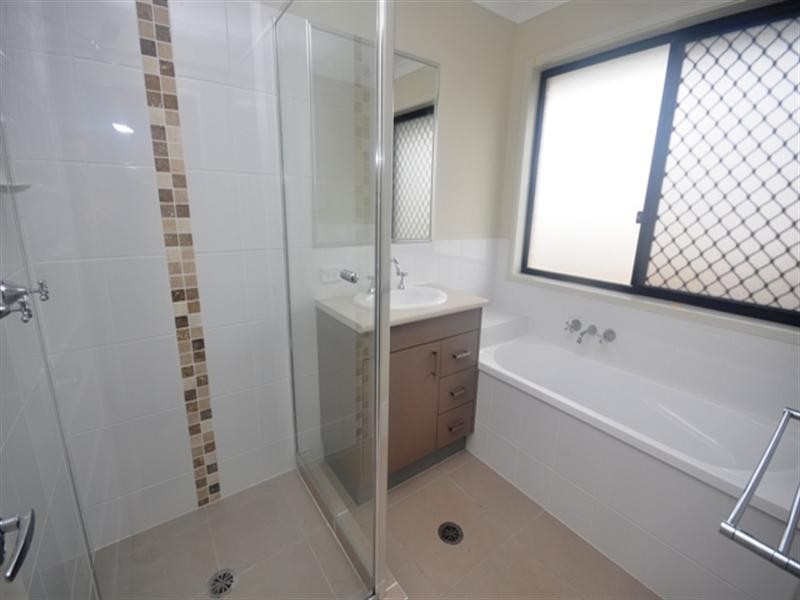 16 Bein Close, Narangba QLD 4504