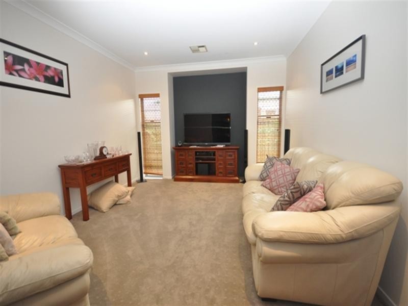 5 Crinum Court, Narangba QLD 4504