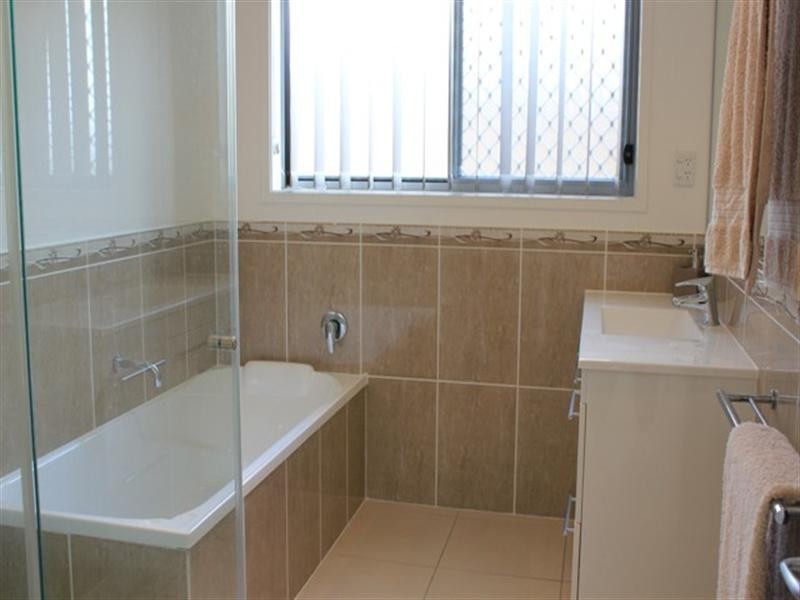 5 Crinum Court, Narangba QLD 4504