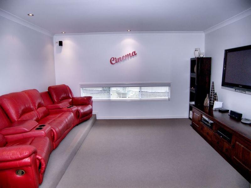 15 Geneva Crescent, Narangba QLD 4504