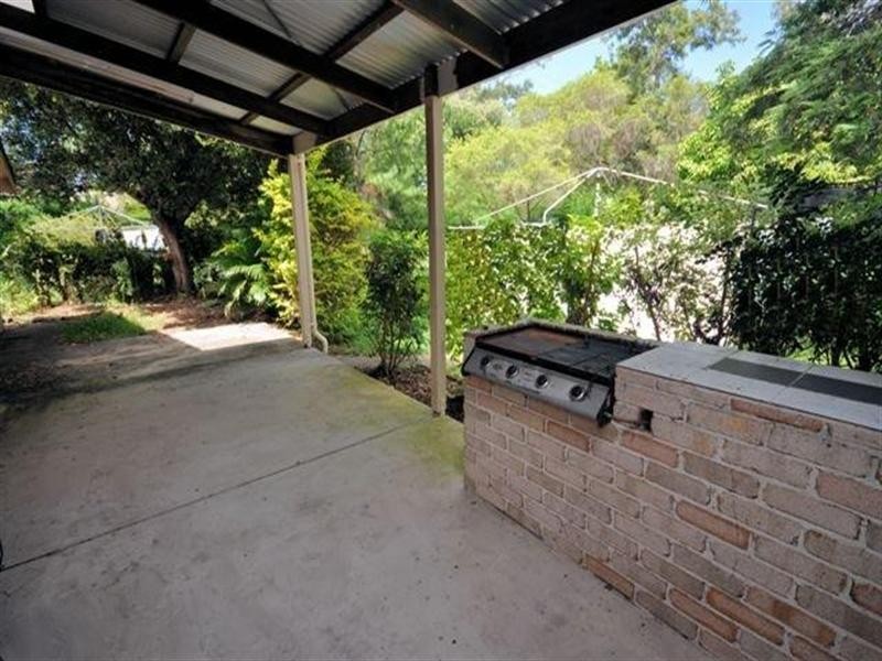 13 Brennan Road, Scarborough QLD 4020