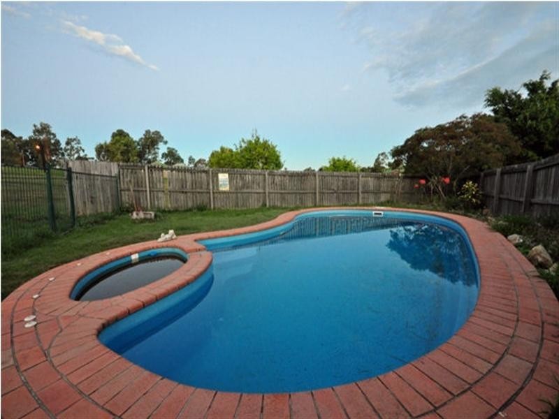 8 Tantallon Place, Narangba QLD 4504