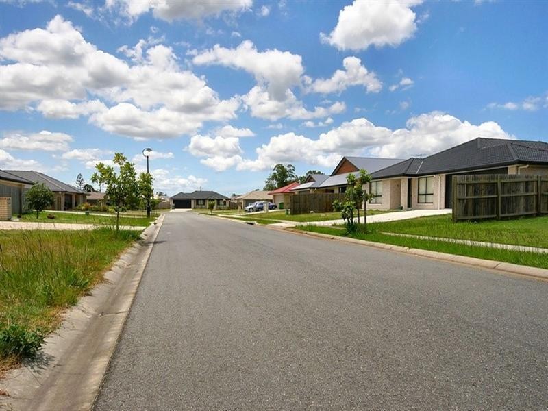 8 Eloise Place, Burpengary QLD 4505