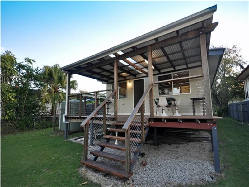 35 Redbank Road, Redcliffe QLD 4020