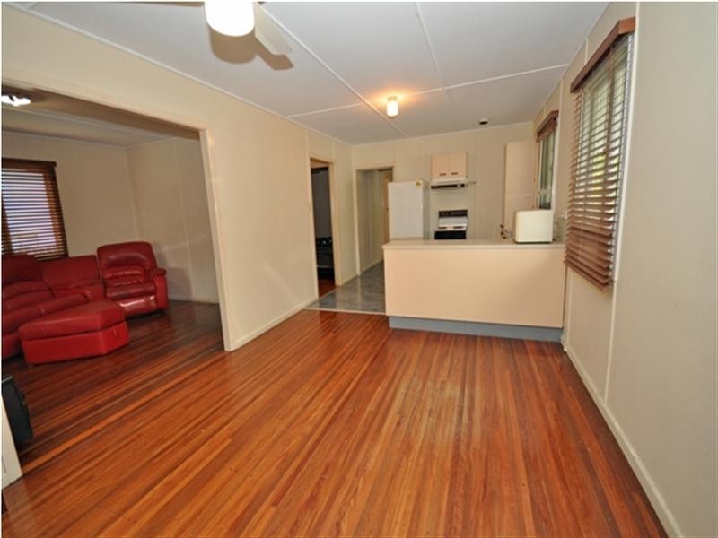 35 Redbank Road, Redcliffe QLD 4020