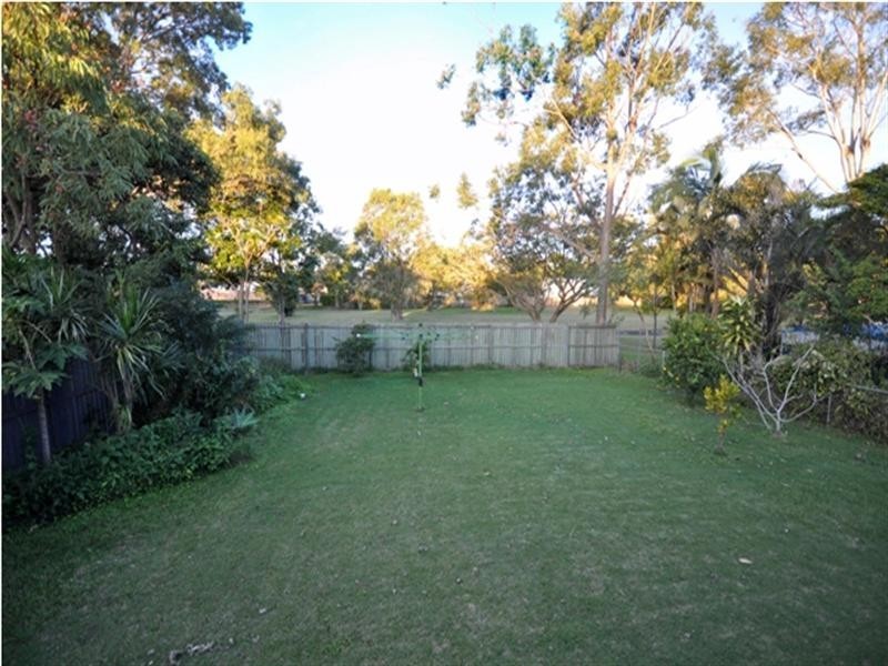 35 Redbank Road, Redcliffe QLD 4020