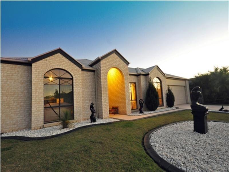 8 Bendee Court, Narangba QLD 4504