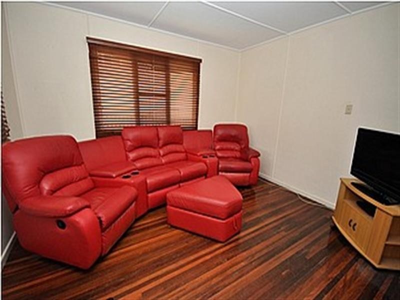 35 Redbank Road, Redcliffe QLD 4020