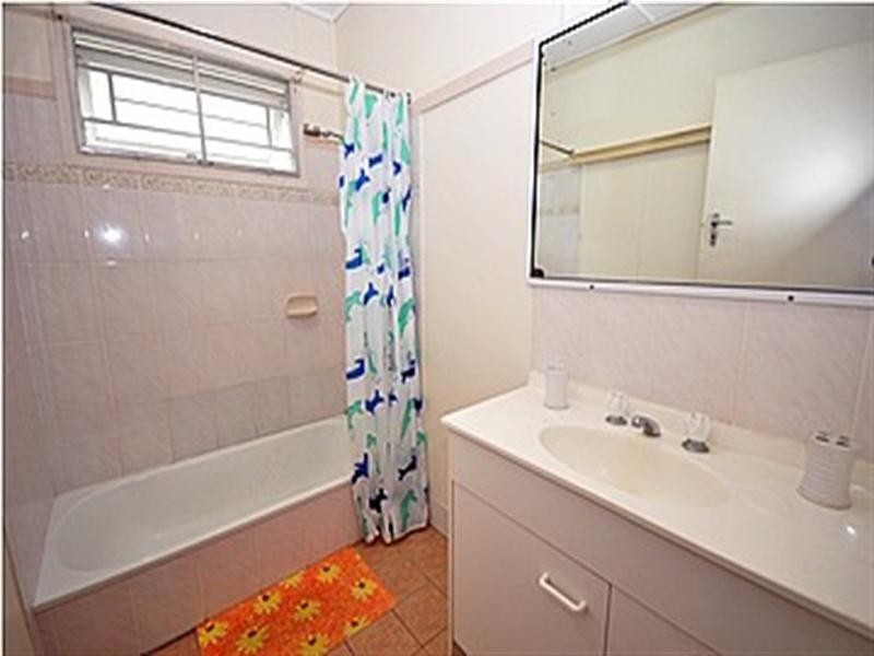 35 Redbank Road, Redcliffe QLD 4020