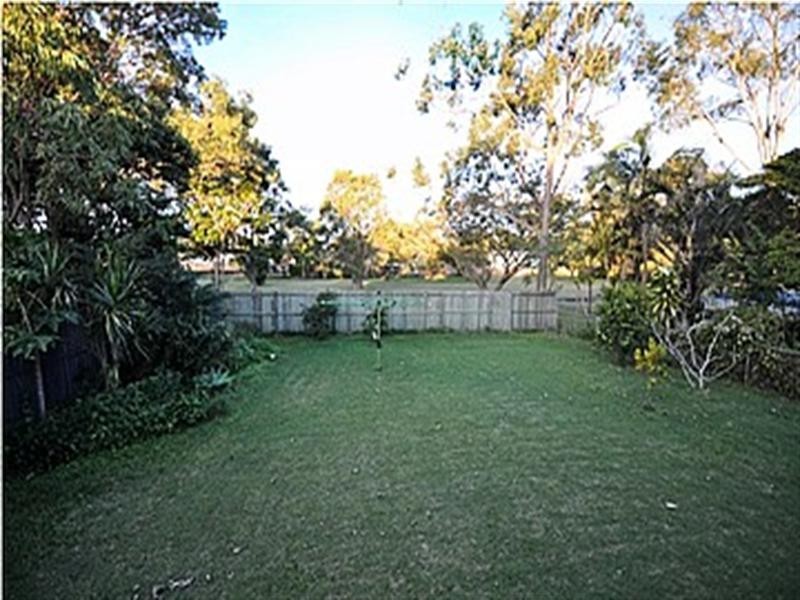 35 Redbank Road, Redcliffe QLD 4020