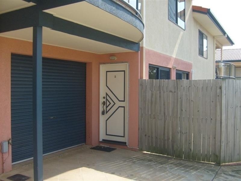 2/34 Silvyn Street, Redcliffe QLD 4020