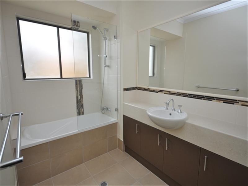 1/3 Barambah Place, Narangba QLD 4504