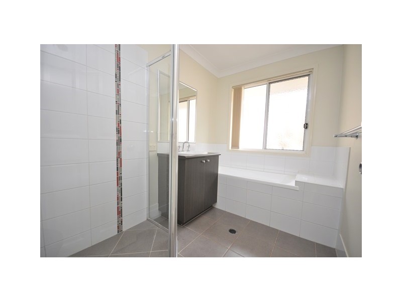 10 Valleyview Street, Narangba QLD 4504