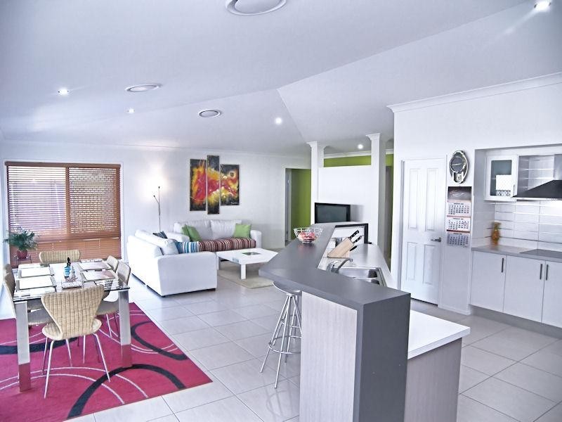 27 Wedgetail Circuit, Narangba QLD 4504